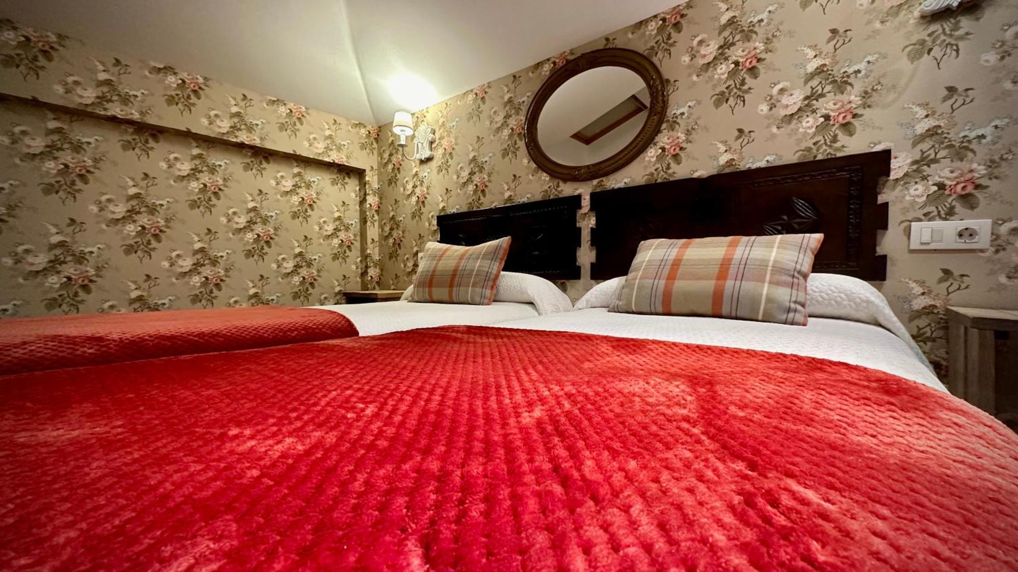Hotel Batzarki à Avellaneda  Extérieur photo