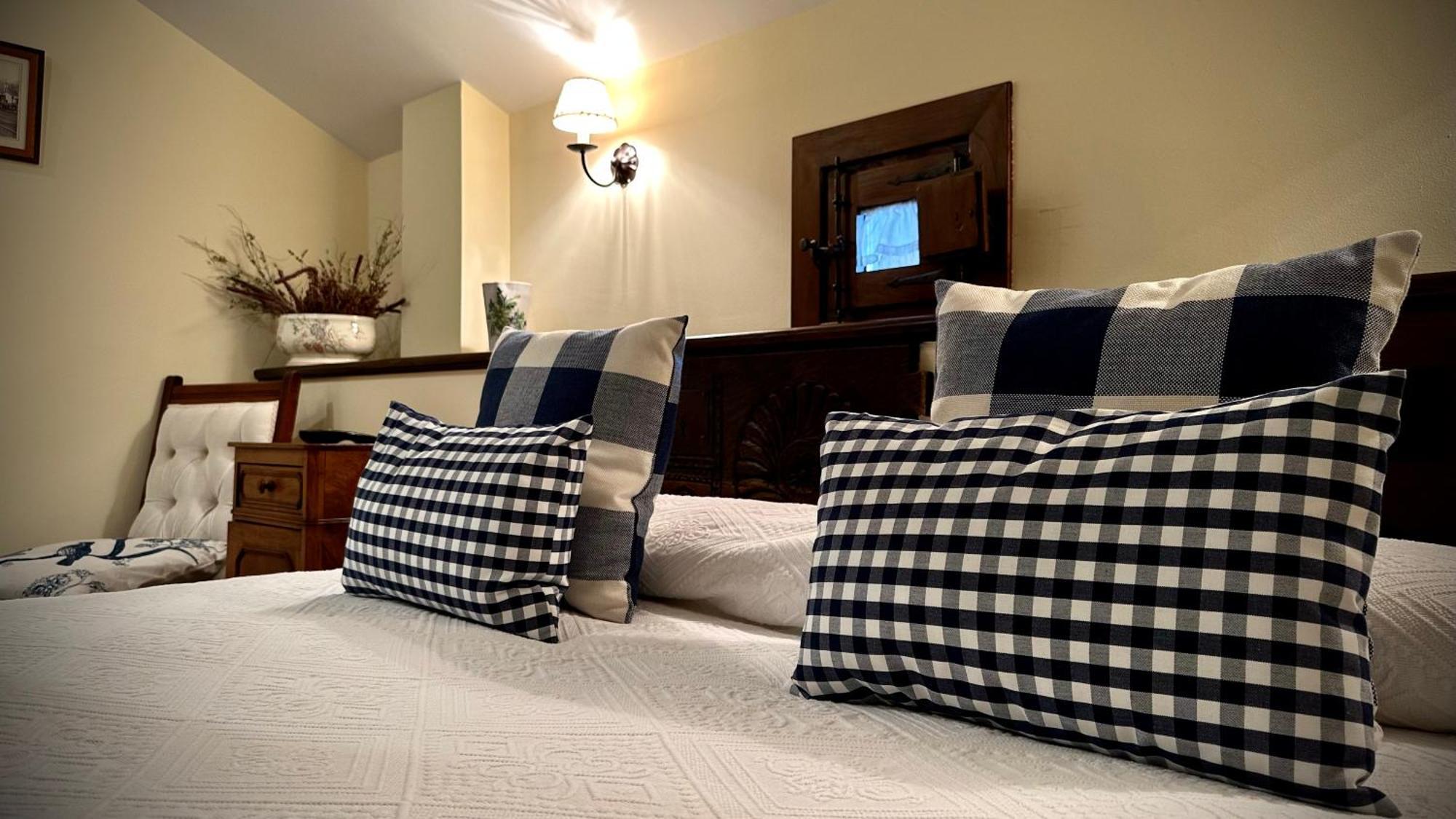 Hotel Batzarki à Avellaneda  Extérieur photo