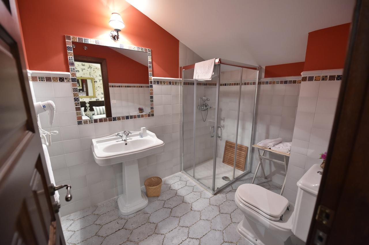 Hotel Batzarki à Avellaneda  Extérieur photo
